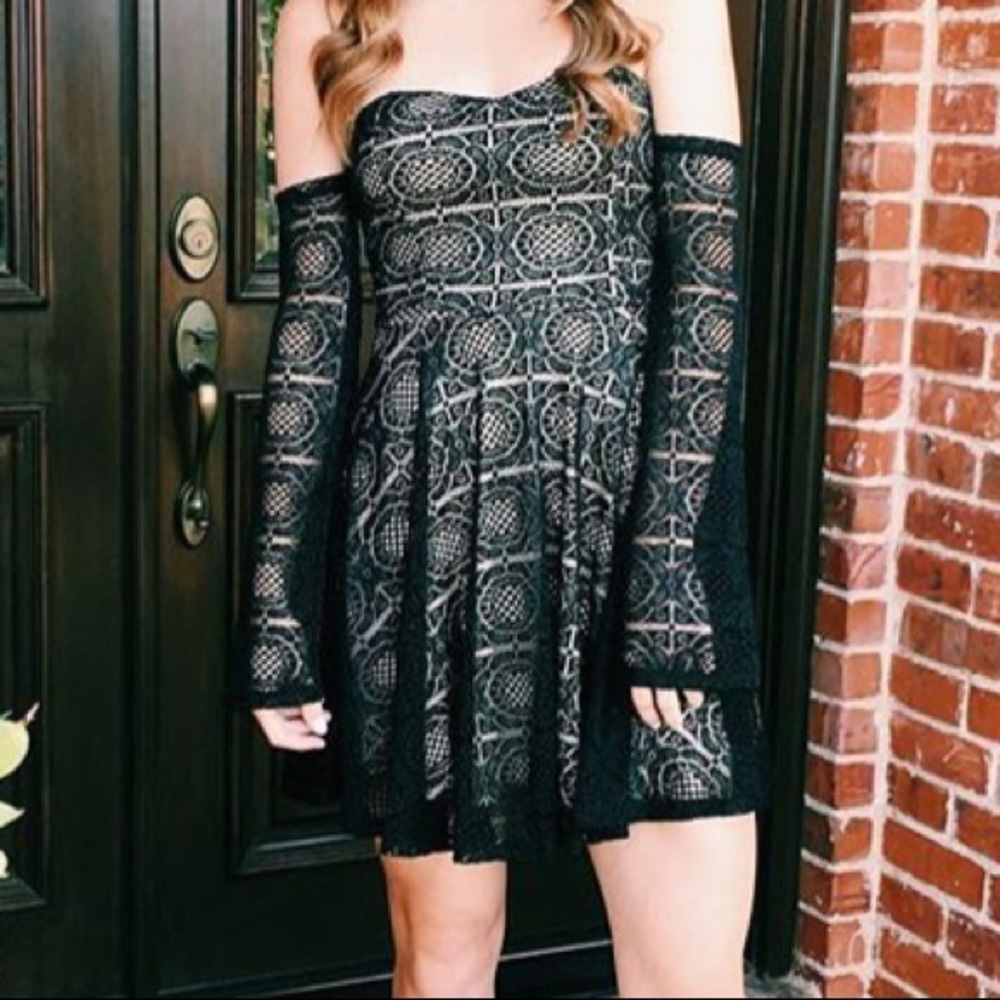 EUC lulu’s off the shoulder black lace dress